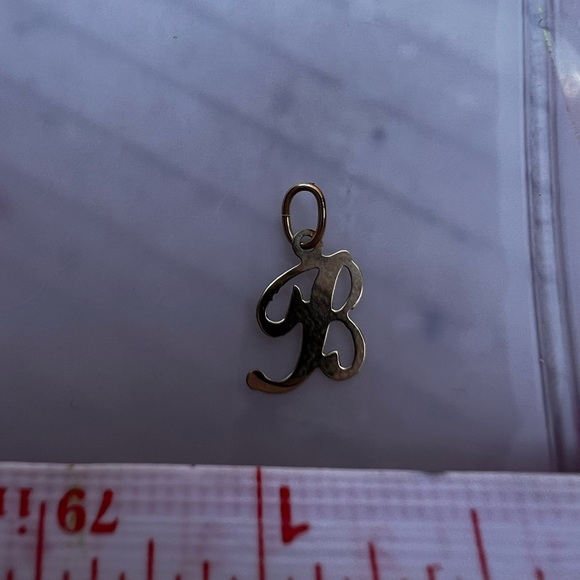 14k Yellow Gold, Madison Collection, Medium Script Initial B Pendant - Picture 3 of 5